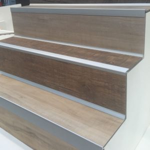 Γωνία στενή 2,7μ. αυτοκόλλητη