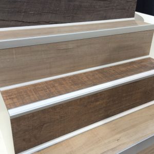 Γωνία στενή 2,7μ. αυτοκόλλητη