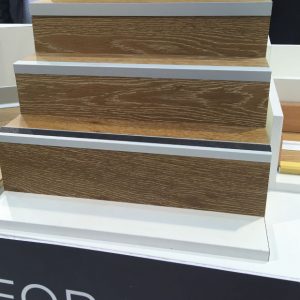 Γωνία στενή 2,7μ. αυτοκόλλητη