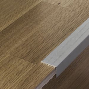 Γωνία στενή 2,7μ. αυτοκόλλητη