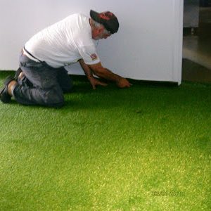 Οι συνθετικοί χλοοτάπητες της ήρθαν για να φέρουν την επανάσταση στον κήπο σας