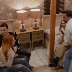 23407 ταπετσαρια τοιχου φλοραλ