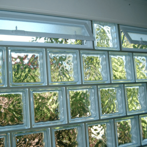 ΠΛΑΣΤΙΚΟ ΠΑΡΑΘΥΡΟ ΑΝΤΙ 3 ΥΑΛΟΤΟΥΒΛΩΝ 19×19 (ΕΞΩΤΕΡΙΚΗ ΔΙΑΣΤΑΣΗ 57,9×18,9cm)ΚΩΔ: 20157191